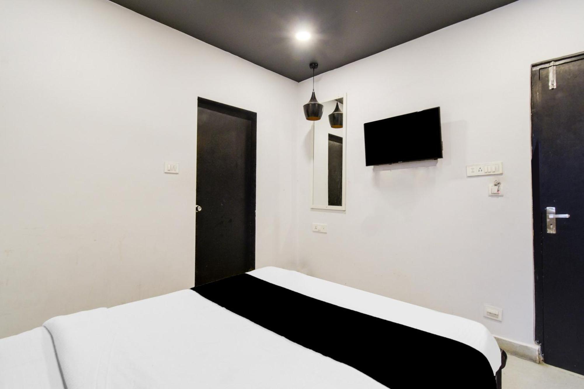 Hotel Super Townhouse Alwal Road Trimulgherry Exterior foto